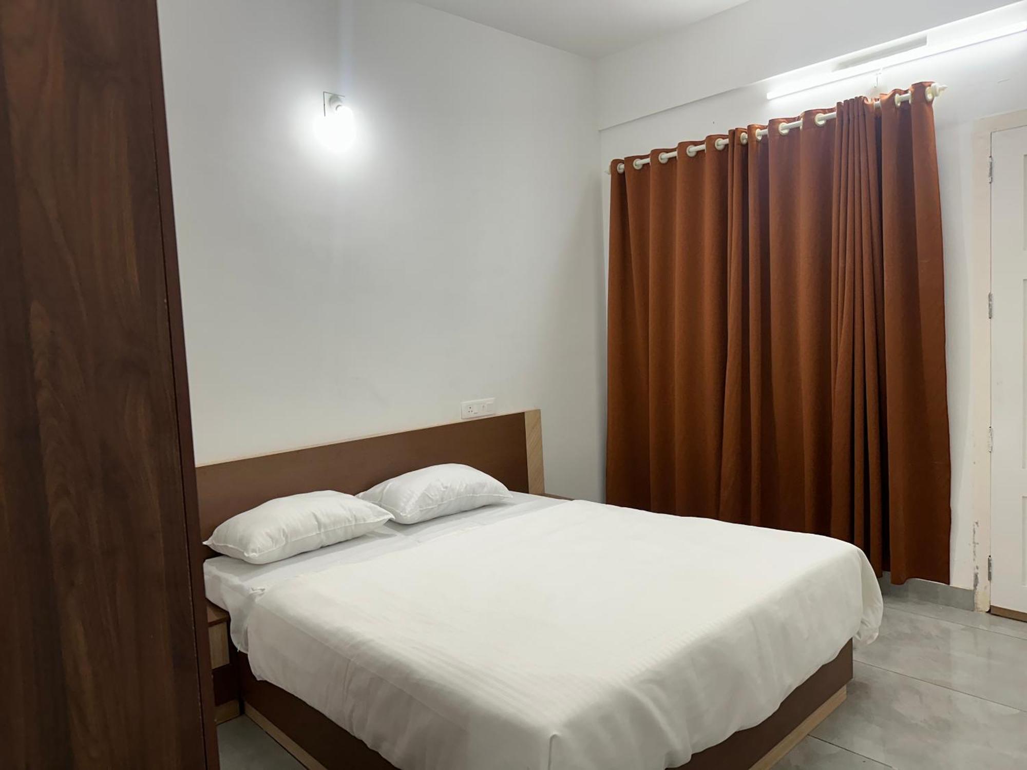 Hotel Jayalakshmi Residency Vaduvanchal Exterior foto