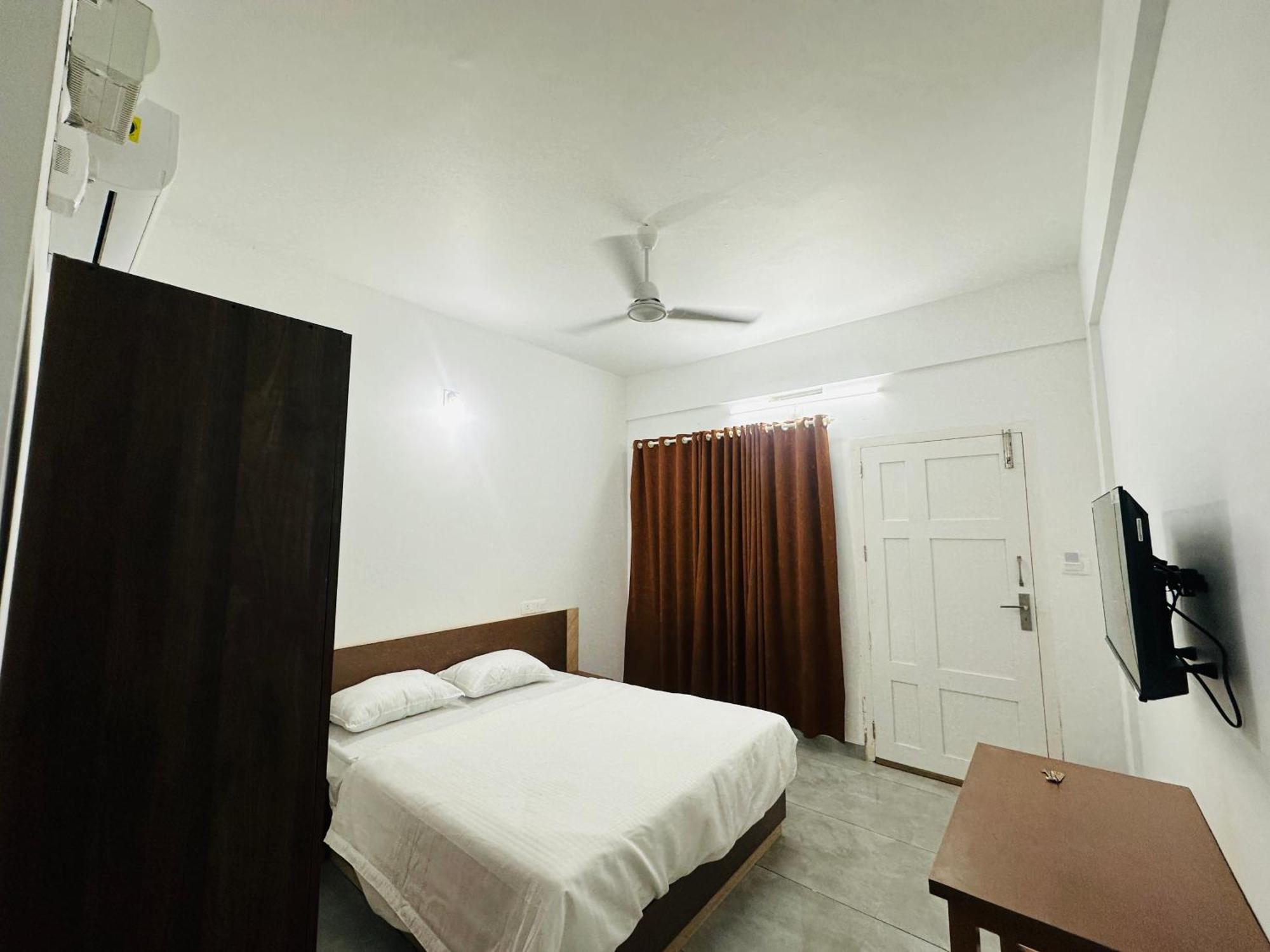 Hotel Jayalakshmi Residency Vaduvanchal Exterior foto
