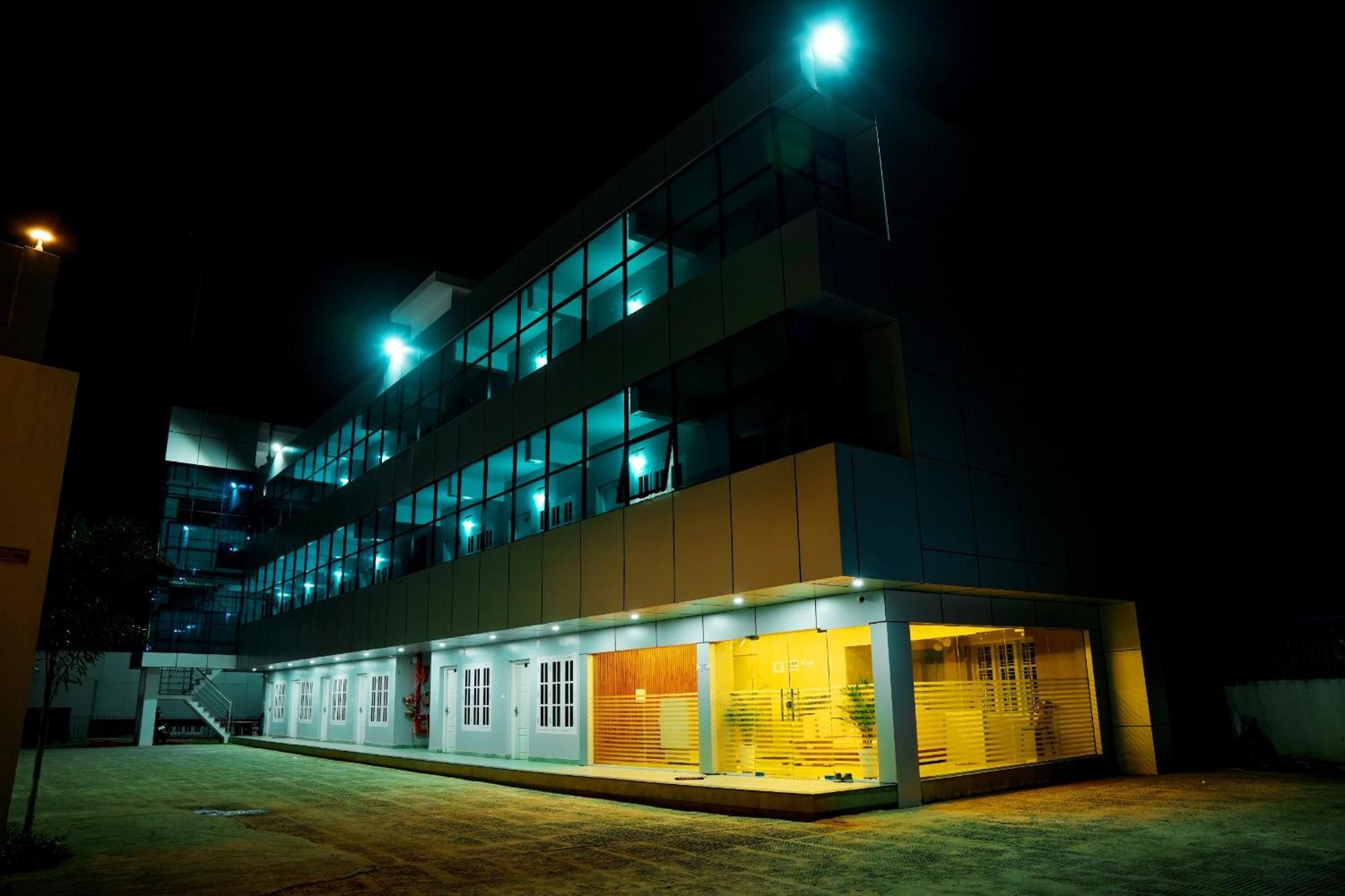 Hotel Jayalakshmi Residency Vaduvanchal Exterior foto